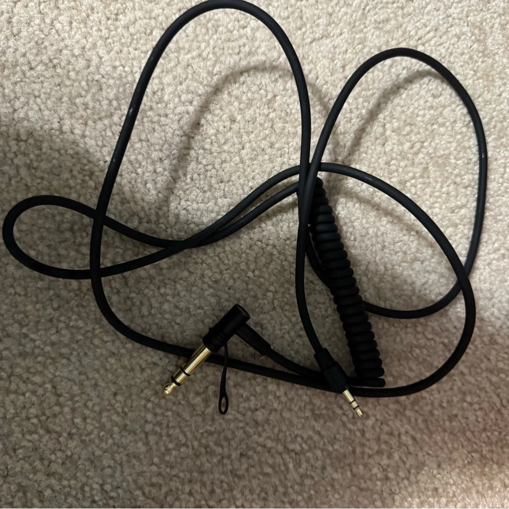 Beats Pro Over-Ear Headphones - Picture 6 of 11